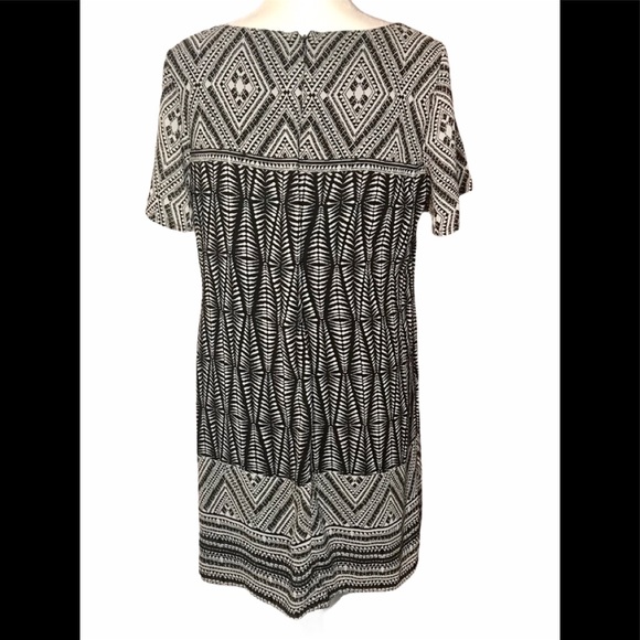 Black and white patterned dress - Picture 2 of 4